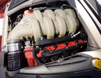 Sous la capuche 2003–04 Maserati Spyder [North America] '2003–04