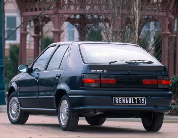 Renault 19 Baccara 5-door [Worldwide] (B53) '1992–96