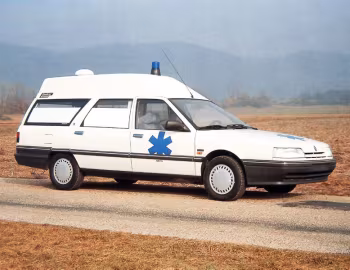 Renault 21 Nevada Ambulance Normalisee by Sanicar Ambulances '1989–93