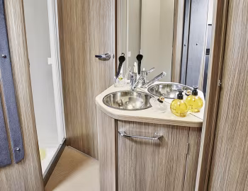 Interior 2015–17 Itineo CB740 '2014–17