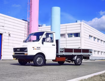 Iveco Daily "Light" 30.8 autocarro '1983–????
