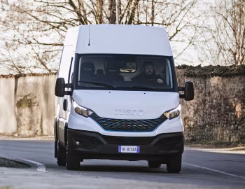 Iveco Daily Blue Power Van '2019–21