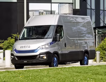 Iveco Daily 35-NP Blue Power Van '2017–19