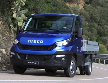 Iveco Daily 35 Chassis Cab '2014–16