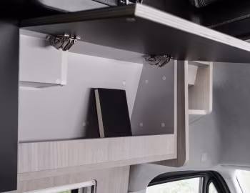 Interior Iveco Daily Camper Pop-Up Roof '2023