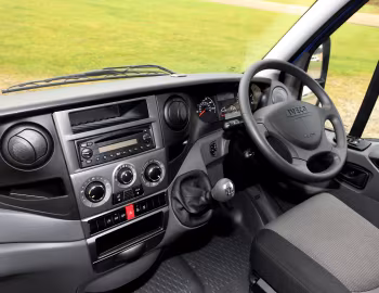 Panel frontal Iveco Daily Chassis Cab [UK-spec] '2011–14