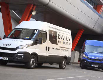 Iveco Daily Hi-Matic [UK-spec] '2015–pr.
