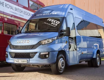 Iveco Daily Tourys [UK-spec] '2016–pr.