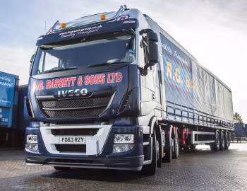 Iveco EcoStralis Hi-Way 460 6×2 tractor [UK-spec] (AS440) '2013–pr.