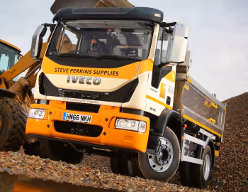 Iveco EuroCargo 120-210 with Thompsons dump body [UK-spec] '2017–pr.