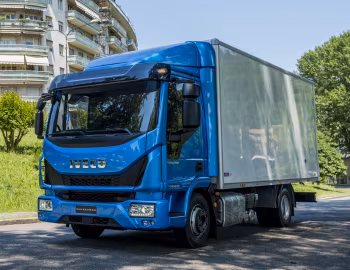 Iveco EuroCargo 75-210 with delivery body '2015–pr.