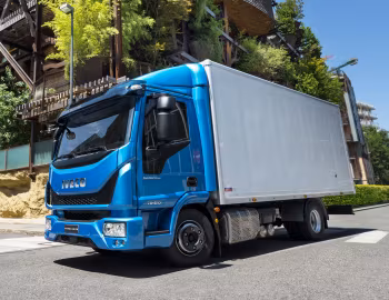 Iveco EuroCargo 75-210 with delivery body '2015–pr.