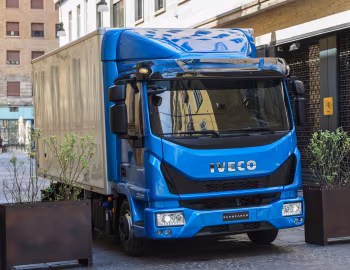Iveco EuroCargo 75-210 with delivery body '2015–pr.