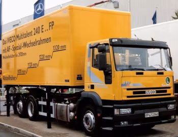 Iveco EuroTech MP240E34Y/FP mit Wechselbrückenaufbau '1995–2000