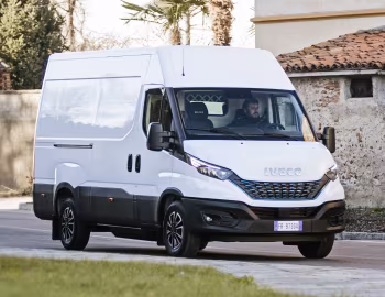 Iveco Daily Blue Power Van '2019–21