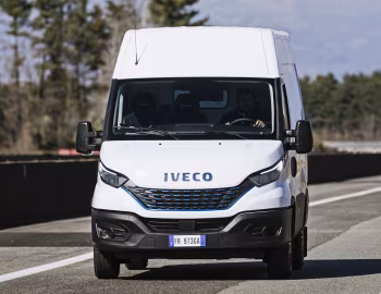 Iveco Daily Blue Power Van '2019–21
