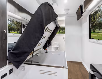 Interior Paradise Spark IV '2019–pr.