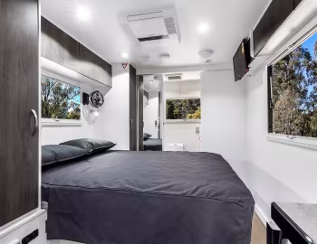 Interior Paradise Spark IV '2019–pr.