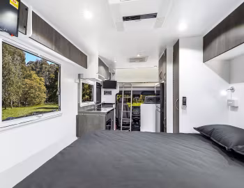 Interior Paradise Spark IV '2019–pr.