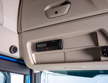 Interior Iveco S-WAY 480 6×2 [Latam] '2022–pr.