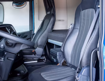 Interior Iveco S-WAY 480 6×2 [Latam] '2022–pr.