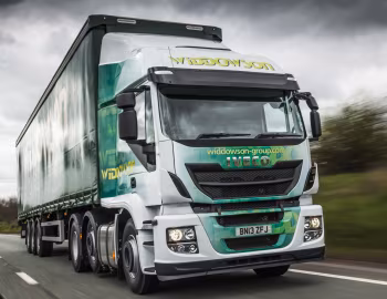 Iveco EcoStralis Hi-Road 460 6×2 tractor [UK-spec] (AD440) '2013–pr.