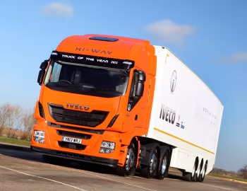 Iveco EcoStralis Hi-Way 460 6×2 tractor [UK-spec] (AS440) '2013–pr.