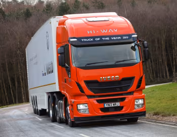 Iveco EcoStralis Hi-Way 460 6×2 tractor [UK-spec] (AS440) '2013–pr.