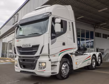 Iveco Stralis Hi-Way 440 "Carboni 65 anos" 6×2 tractor [Brazil] (AS440) '2021–22