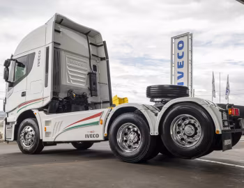 Iveco Stralis Hi-Way 440 "Carboni 65 anos" 6×2 tractor [Brazil] (AS440) '2021–22