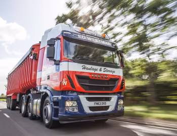 Iveco Stralis Hi-Way 460 6×2 tractor [UK-spec] (AS440) '2013–pr.