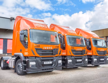 Iveco Stralis Hi-Road 420 4×2 tractor [UK-spec] (AD440) '2013–pr.
