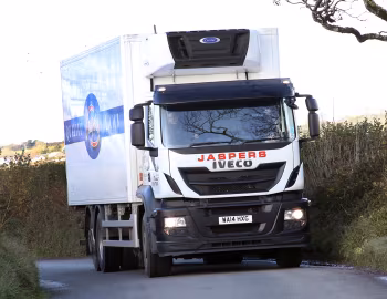 Iveco Stralis Hi-Road 480 6×2 rigid with a Gray & Adams reefer body [UK-spec] '2014