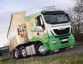 Iveco Stralis Hi-Way 460 6×2 tractor [UK-spec] (AS440) '2013–pr.