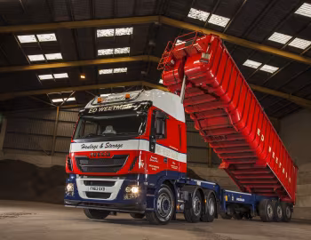 Iveco Stralis Hi-Way 460 6×2 tractor [UK-spec] (AS440) '2013–pr.