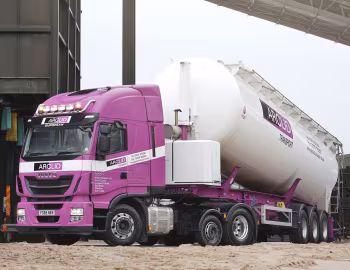 Iveco Stralis Hi-Way 500 6×2 tractor [UK-spec] (AS440) '2015–19