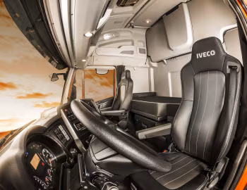 Interior Iveco Stralis Hi-Way 560 6×2 tractor (AS440) '2013–pr.