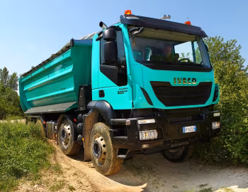 Iveco Trakker Hi-Land 500 rigid 8×4 with Gervasi tipper body '2013–pr.