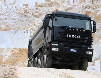 Iveco Trakker AD410T50 with Gervasi tipper body '2007–12