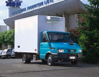 Iveco TurboDaily 35-10 with refrigerator body '1996–99