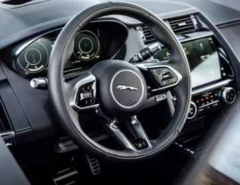 Interior Jaguar E-Pace R-Dynamic P300e AWD Black Pack [Worldwide] '2020–24