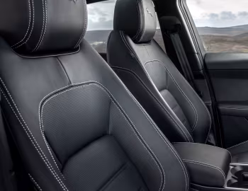 Interior Jaguar E-Pace R-Dynamic P300e AWD Black Pack [Worldwide] '2020–24