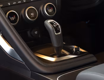 Interior Jaguar E-Pace D150 AWD [Australia] '2018–20