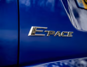 Jaguar E-Pace D180 AWD SE [UK-spec] '2018–20