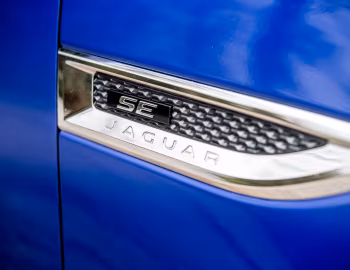 Jaguar E-Pace D180 AWD SE [UK-spec] '2018–20