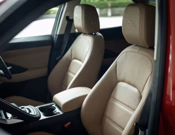Interior Jaguar E-Pace D200 AWD Black Pack [Japan] '2021–24