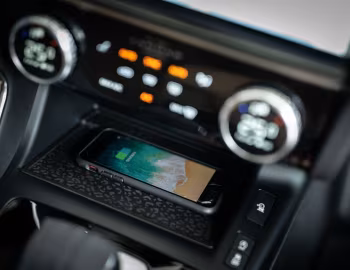 Interior Jaguar E-Pace D200 AWD Black Pack [Japan] '2021–24