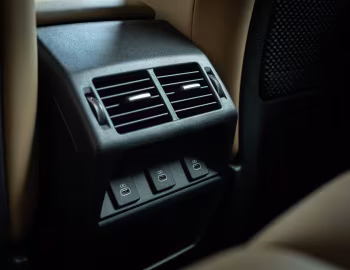 Interior Jaguar E-Pace D200 AWD Black Pack [Japan] '2021–24