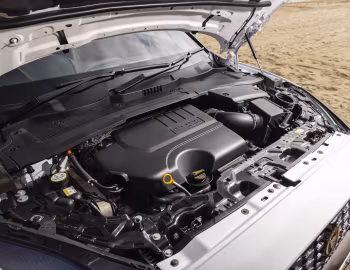 Bajo el capó Jaguar E-Pace P250 R-Dynamic S [Australia] '2021–24