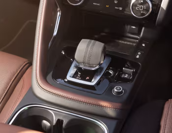 Interior Jaguar E-Pace P250 R-Dynamic S [Australia] '2021–24